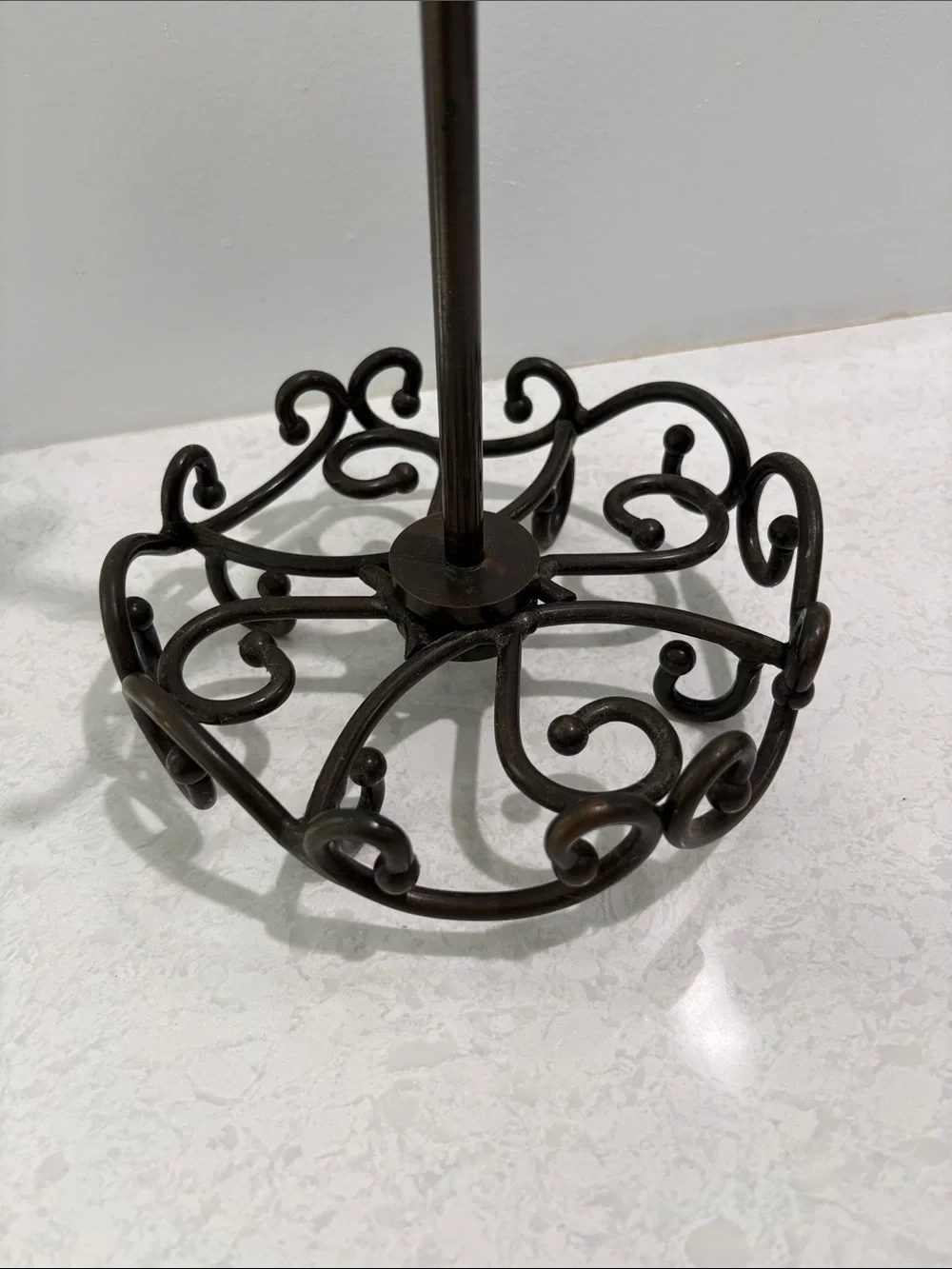 Princess House brown metal mug stand